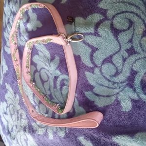 Pink bejeweled leash.